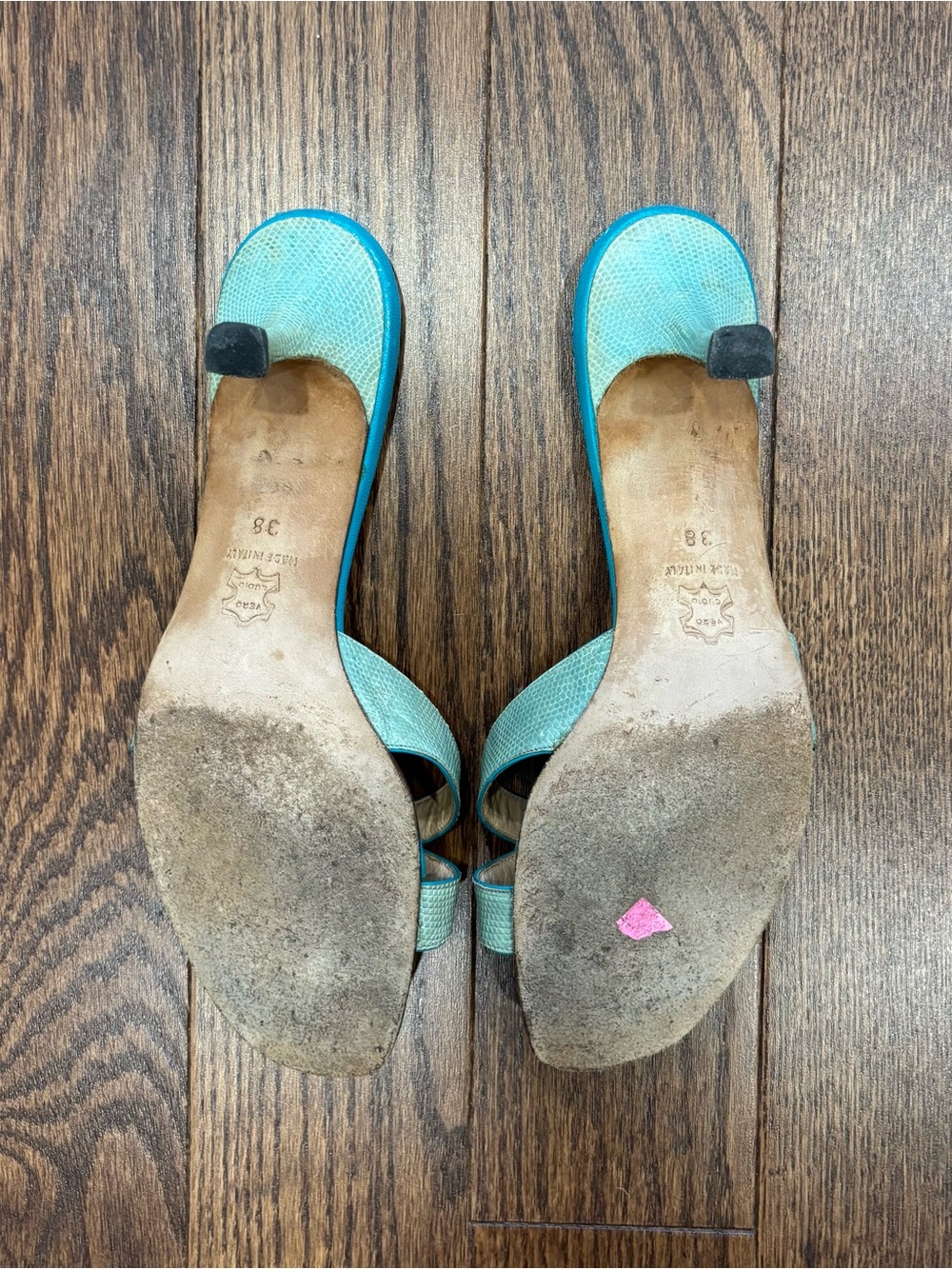 Authentic Manolo Blahnik kitten heels - Picture 6 of 6